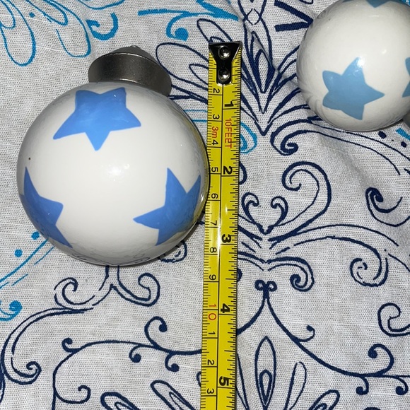 Pottery barn kids star finial- lot of 4-two large and 2 small. Like new - Picture 4 of 4